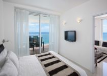 Island Suites Hotel-2355